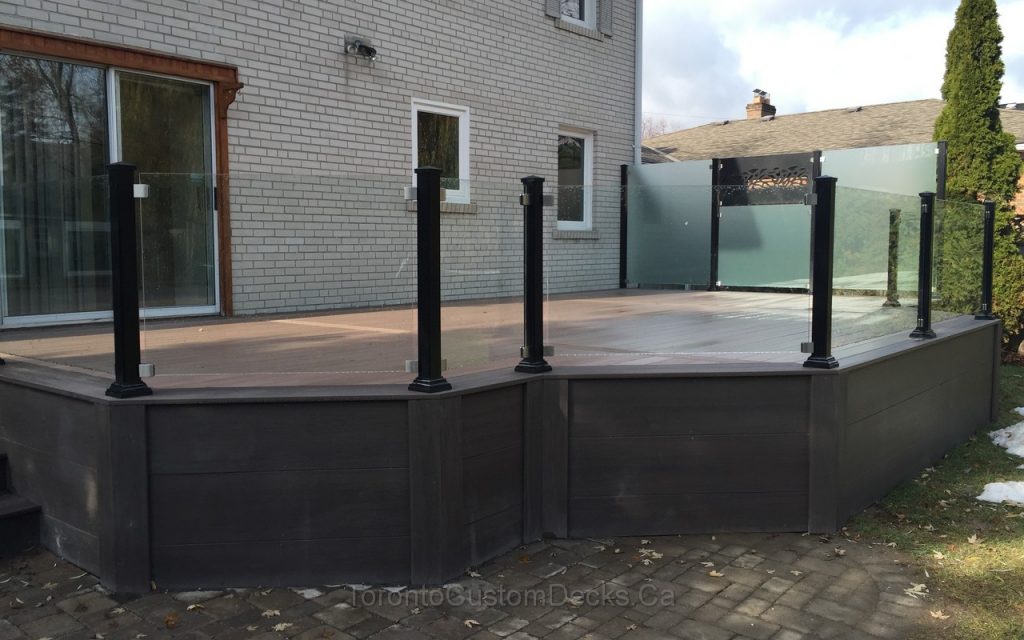 compositedeckingglassrailings_10 Toronto Custom deck design